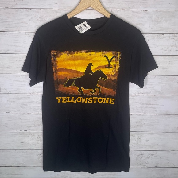 Yellowstone Dutton Ranch Horse Black T-shirt Small - Picture 2 of 4
